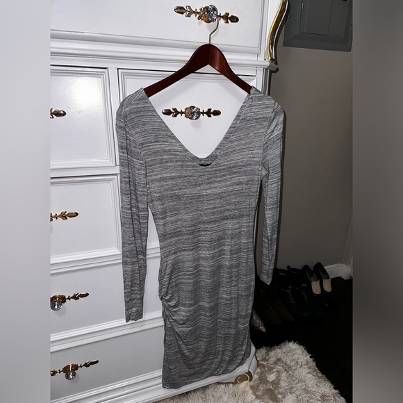Banana Republic Grey and White, Ruched, V-Neck, Body Con Dress, Size Medium - Picture 12 of 17